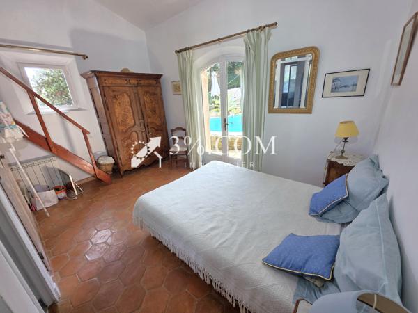 Villa
                                                                                                                                                                                                                                                                                                                        7 pièce(s)                                                                                                                                                                                                          4 chambre(s)                                                                                                                                                                                                          193  m²