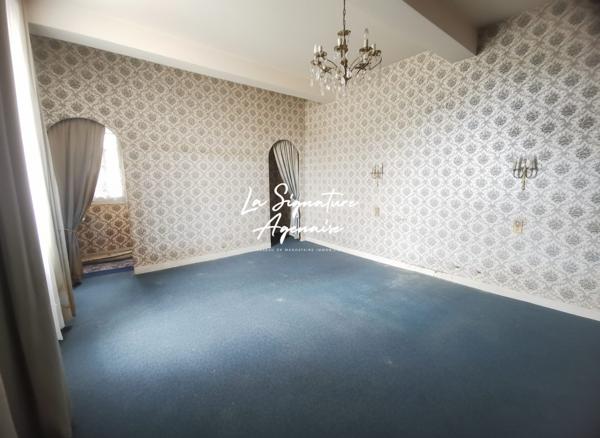 ENSEMBLE IMMOBILIER 460M² AVEC COURS, TERRASSES, JARDIN ET GARAGE