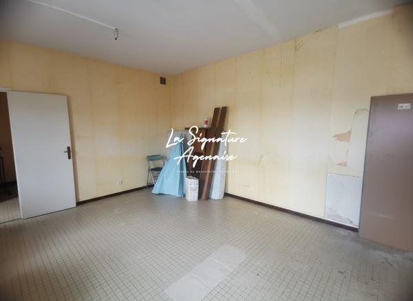 ENSEMBLE IMMOBILIER 460M² AVEC COURS, TERRASSES, JARDIN ET GARAGE