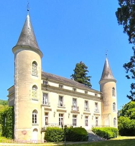 Château à vendre 30 pièces de 1 550 m²