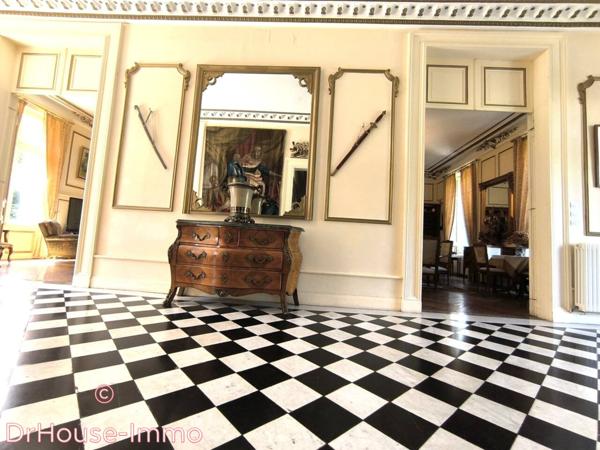 Château à vendre 30 pièces de 1 550 m²