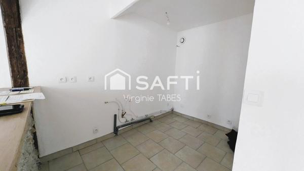 Maison de ville rénovée avec jardin et garage, DPE C