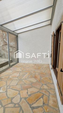 Maison de ville rénovée avec jardin et garage, DPE C