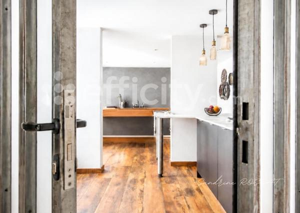 Appartement
         5 pièces
        - 99 m² 449 000 € *