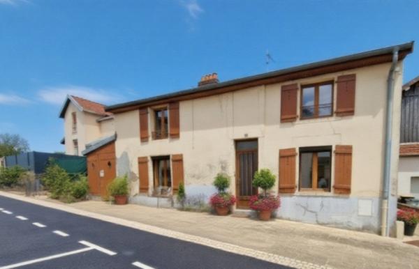 MAISON à vendre VITTEL (88) Possibilité création 2 appartements T2 et T3 sur TERRAIN de 400 m2