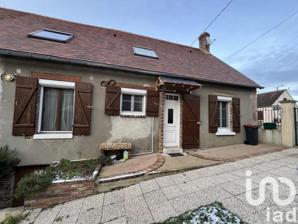 Maison de village 7 pièces de 158 m² à Bazoches-sur-le-Betz (45210)