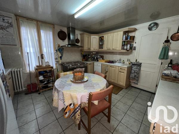 Maison de village 7 pièces de 158 m² à Bazoches-sur-le-Betz (45210)