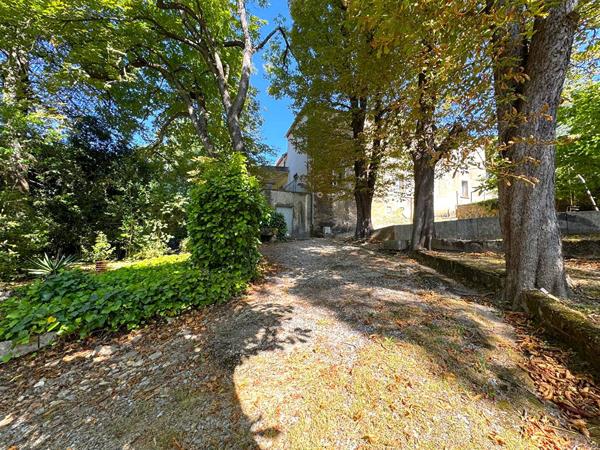 Immeuble 12 pièces 293 m2