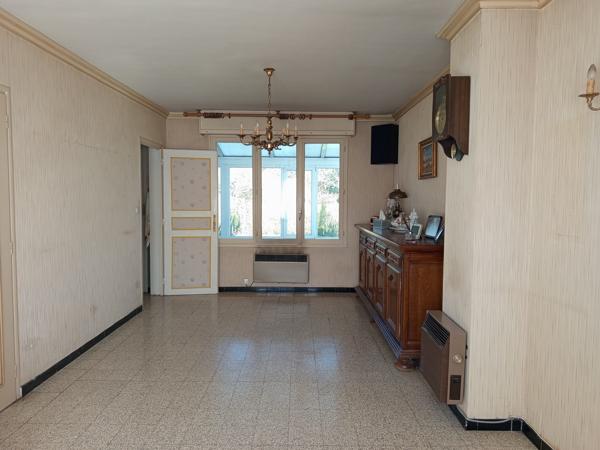 Maison bâtir grand jardin et garage attenant proche métro