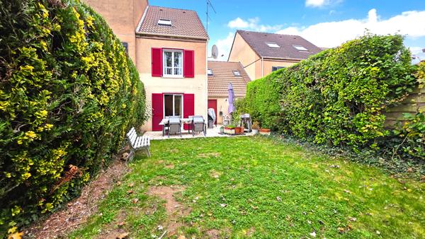 Maison Vaureal 6 pièces 102 m2 avec garage terrain