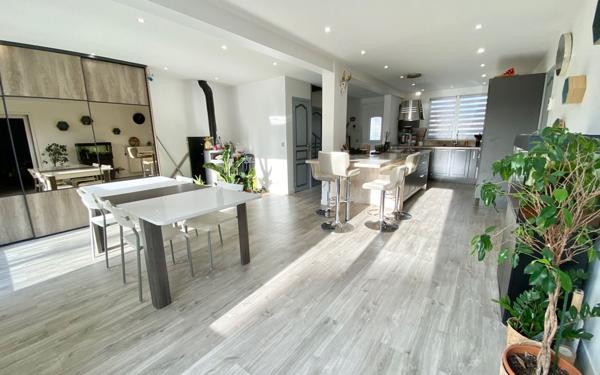 Maison à vendre    5 pièces • 115 m2 Combs-la-Ville