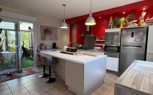 Maison à vendre    6 pièces •  Tulette
