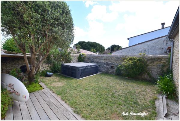 Maison à vendre 7 pièces LOIX (17) avec possibilité d'extension