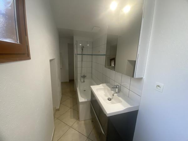 Appartement
         4 pièces
        - 100 m² Exclusivité 259 000 € *