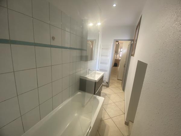 Appartement
         4 pièces
        - 100 m² Exclusivité 259 000 € *