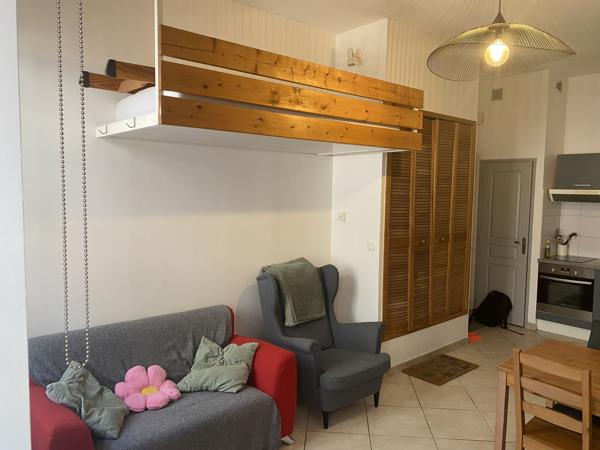 Appartement
         4 pièces
        - 100 m² Exclusivité 259 000 € *