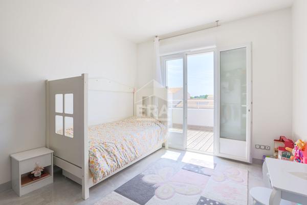 Maison récente trois chambres piscine