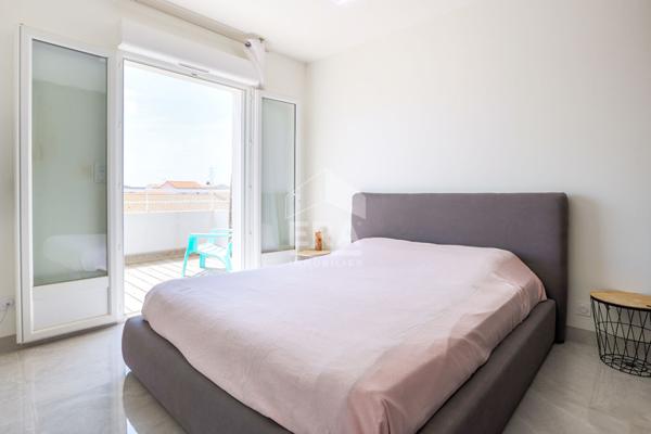 Maison récente trois chambres piscine