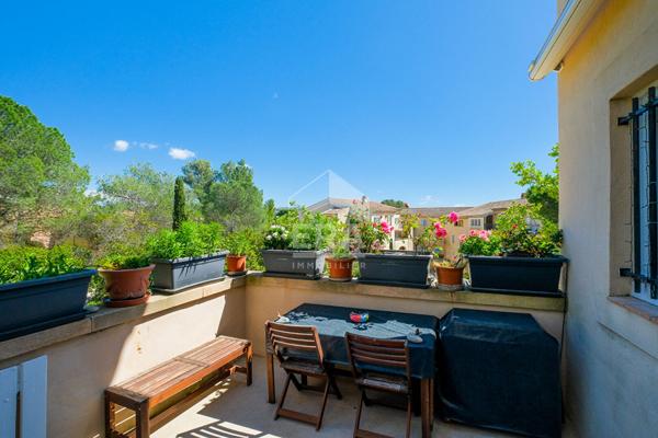 À Vendre  Appartement Duplex 3 Pièces avec Vue Dominante au Domaine du Golf de Pont Royal