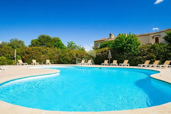 À Vendre  Appartement Duplex 3 Pièces avec Vue Dominante au Domaine du Golf de Pont Royal