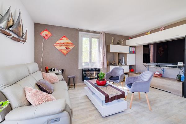 À Vendre  Appartement Duplex 3 Pièces avec Vue Dominante au Domaine du Golf de Pont Royal