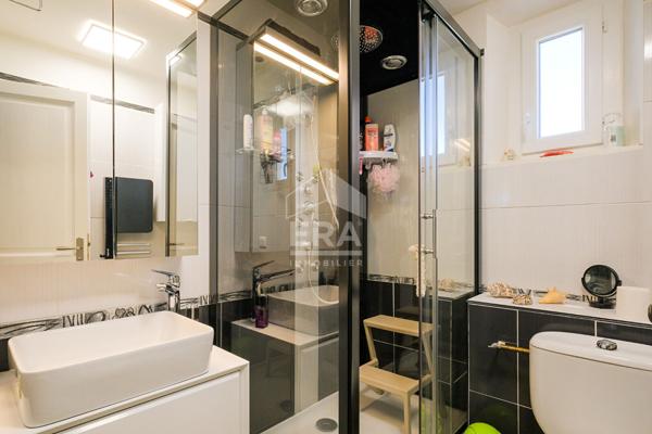 À Vendre  Appartement Duplex 3 Pièces avec Vue Dominante au Domaine du Golf de Pont Royal