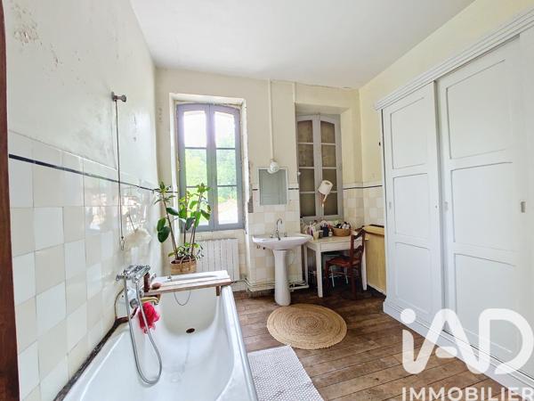 Maison à vendre 7 pièces 262 m² Montguyon