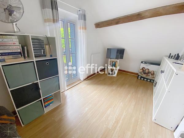 Maison
         4 pièces
        - 80 m² Exclusivité 86 000 € *