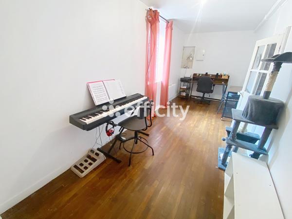 Maison
         4 pièces
        - 80 m² Exclusivité 86 000 € *