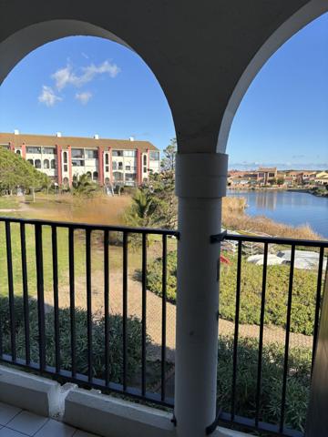 Élégant T2 rénové avec terrasse et vue sur l’étang