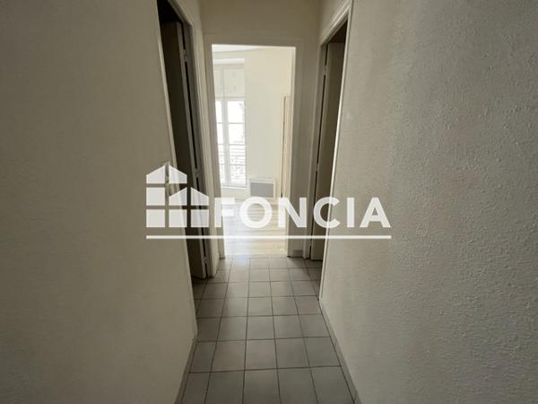 Location Appartement 2 pièces 31.67 m² - 5 rue grizot Nimes 30000