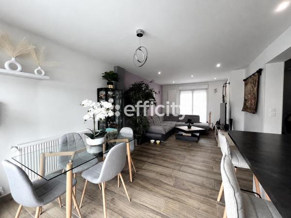 Maison
         4 pièces
        - 90 m² 220 000 € *