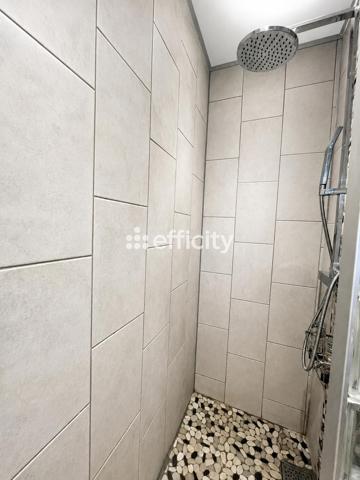 Maison
         4 pièces
        - 90 m² 220 000 € *