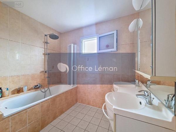 Maison à vendre à Prévessin-Moëns dans l'Ain (01280), ref : 01047-776