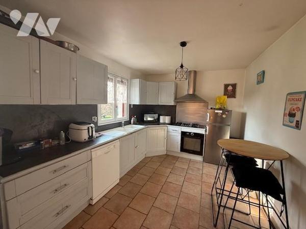 Entre Orbec et Lisieux GLOS maison belles prestations sur sous-sol 3 CH