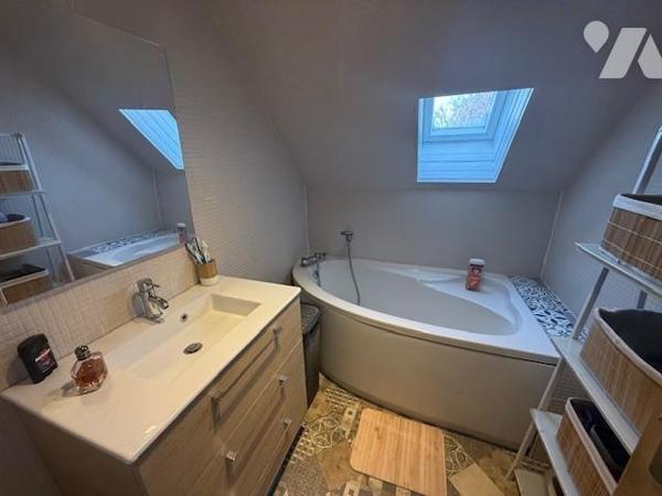 Entre Orbec et Lisieux GLOS maison belles prestations sur sous-sol 3 CH