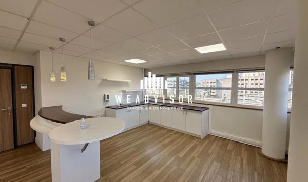 À LOUER - BUREAUX D'ENVIRON 209 M² AVEC 6 STATIONNEMENTS PRIVATIFS - QUARTIER NOVAXIS