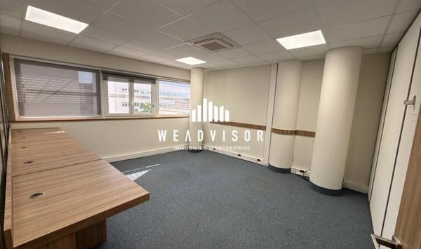 À LOUER - BUREAUX D'ENVIRON 209 M² AVEC 6 STATIONNEMENTS PRIVATIFS - QUARTIER NOVAXIS