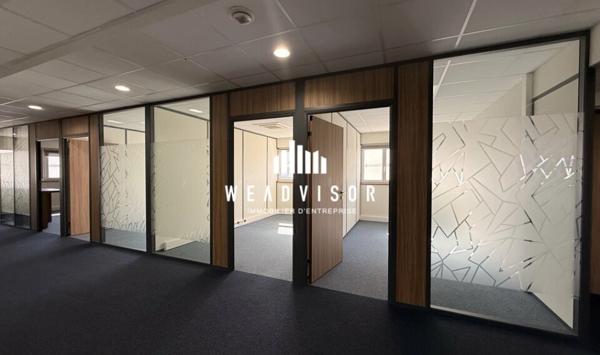À LOUER - BUREAUX D'ENVIRON 209 M² AVEC 6 STATIONNEMENTS PRIVATIFS - QUARTIER NOVAXIS