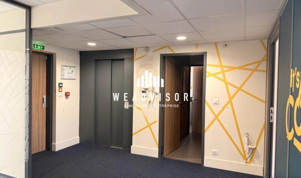 À LOUER - BUREAUX D'ENVIRON 209 M² AVEC 6 STATIONNEMENTS PRIVATIFS - QUARTIER NOVAXIS