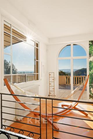 LE PECQ - DEMEURE D’EXCEPTION · 565 m² · 20 pièces · 3 Parcelles - 1 888 m² · Piscine · Terrasse 100 m² · Vue Paris & Tour Eiffel · Garage 40 m² · Carport 50 m²
