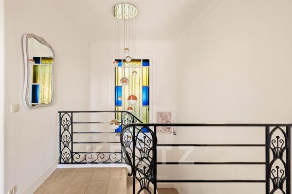 LE PECQ - DEMEURE D’EXCEPTION · 565 m² · 20 pièces · 3 Parcelles - 1 888 m² · Piscine · Terrasse 100 m² · Vue Paris & Tour Eiffel · Garage 40 m² · Carport 50 m²