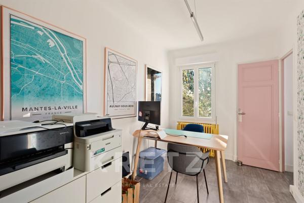 LE PECQ - DEMEURE D’EXCEPTION · 565 m² · 20 pièces · 3 Parcelles - 1 888 m² · Piscine · Terrasse 100 m² · Vue Paris & Tour Eiffel · Garage 40 m² · Carport 50 m²