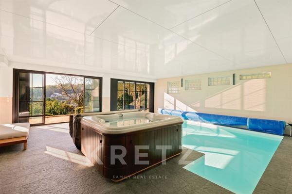 LE PECQ - DEMEURE D’EXCEPTION · 565 m² · 20 pièces · 3 Parcelles - 1 888 m² · Piscine · Terrasse 100 m² · Vue Paris & Tour Eiffel · Garage 40 m² · Carport 50 m²
