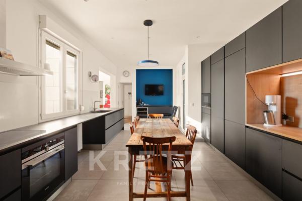 LE PECQ - DEMEURE D’EXCEPTION · 565 m² · 20 pièces · 3 Parcelles - 1 888 m² · Piscine · Terrasse 100 m² · Vue Paris & Tour Eiffel · Garage 40 m² · Carport 50 m²