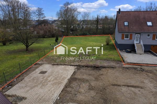 Très beau et vaste terrain en bord de rivière