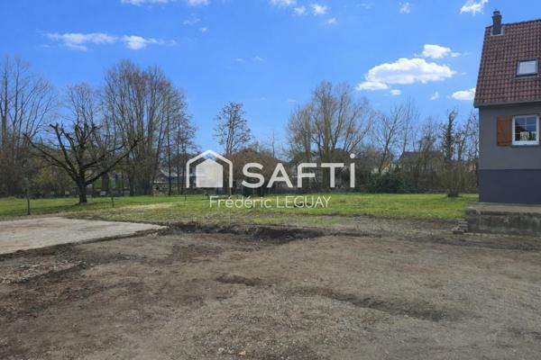 Très beau et vaste terrain en bord de rivière