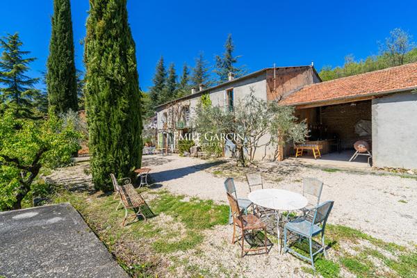 A vendre - Propriété de 10 hectares - Haute Provence