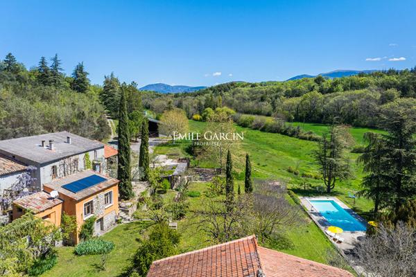 A vendre - Propriété de 10 hectares - Haute Provence