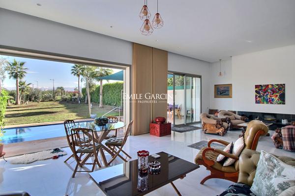 Villa à vendre sur golf proche du centre-ville de Marrakech